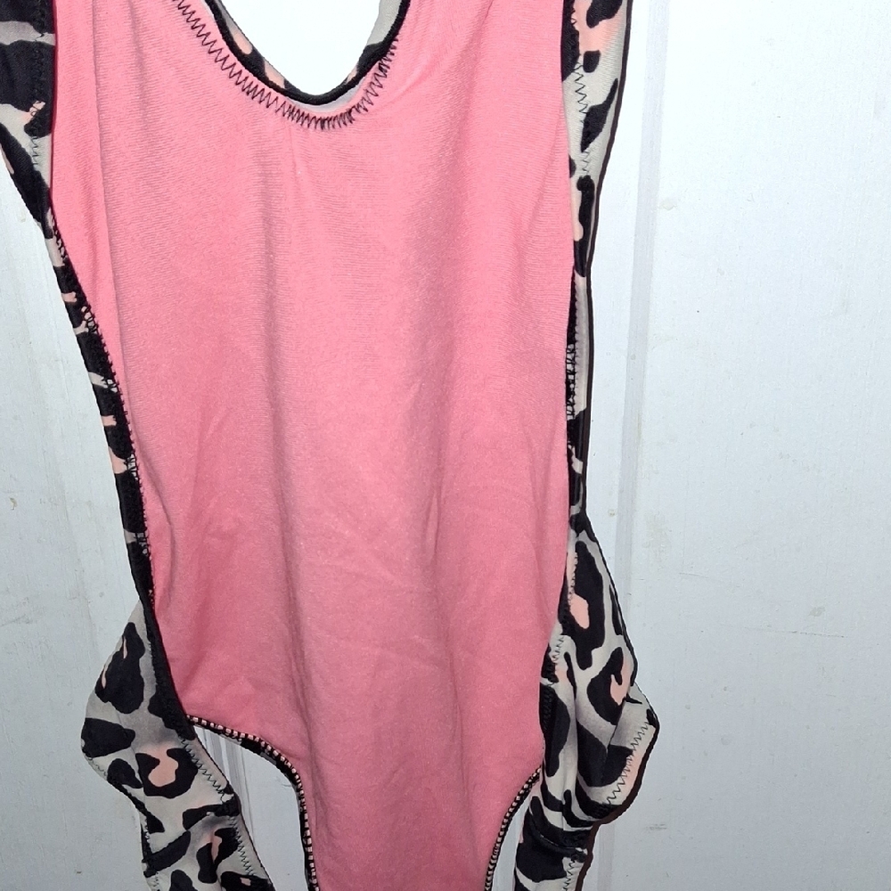 Unk Leopard Print One Piece Swimsuit with Pink Accents - Picture 8 of 9